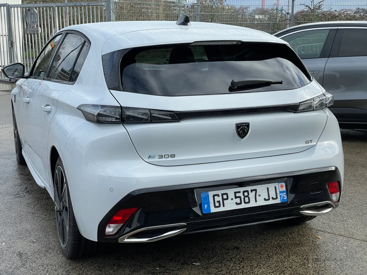 Photo arrière de la Peugeot E 308 - 